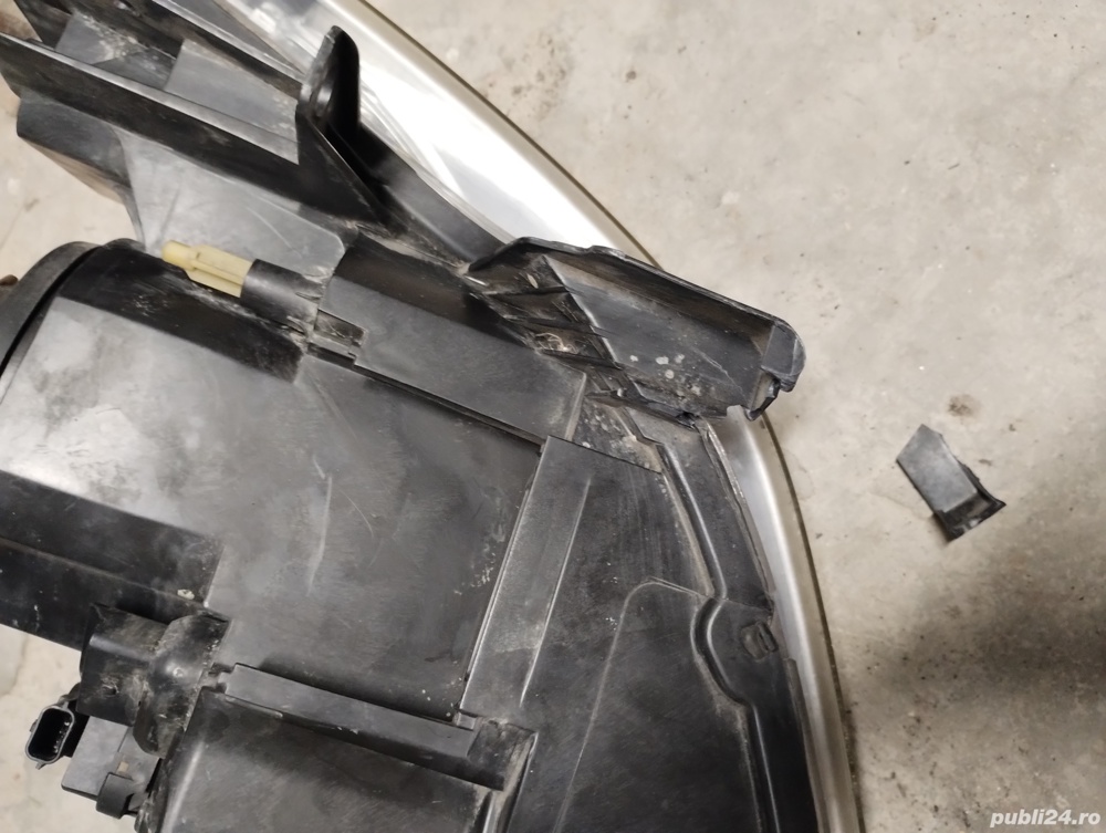 Far cu lupa Renault Megane 2