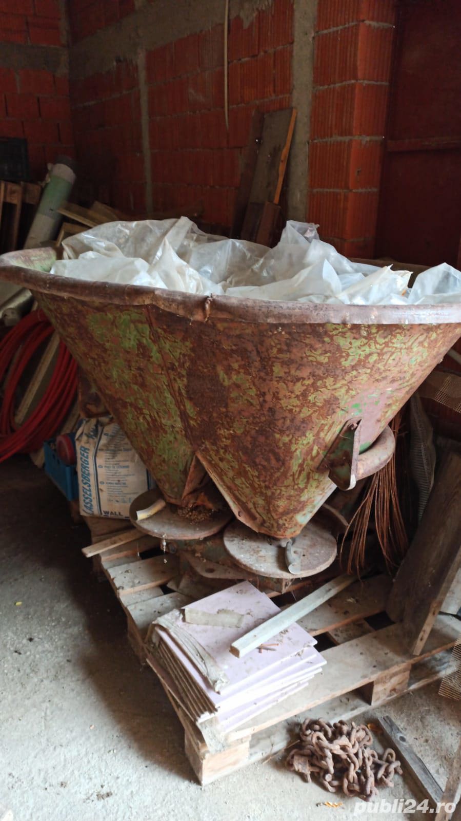 Vând semănătoare, combinator și MIG