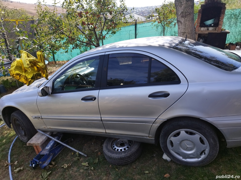 dezmembrez Mercedes C270