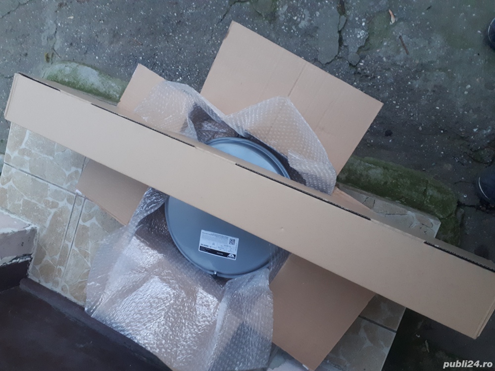Vand vas expansiune si kit evacuare noi pentru centrala ariston