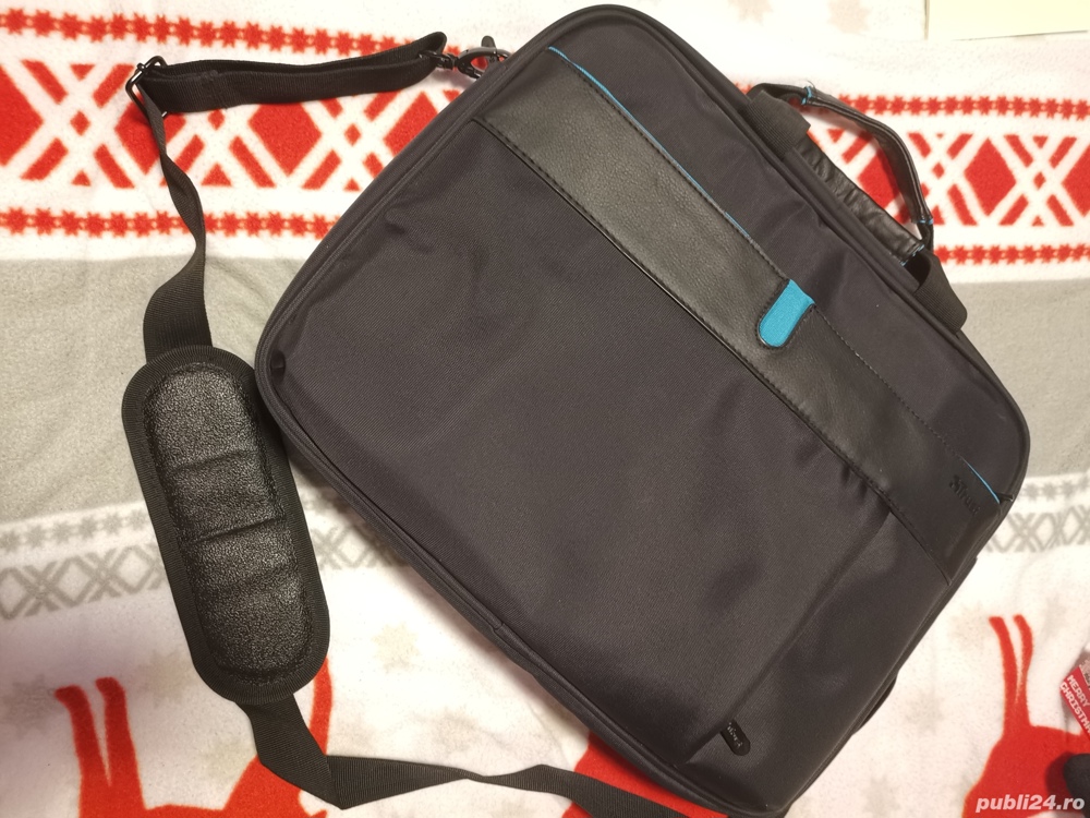 Geanta laptop noua cu multe buzunare