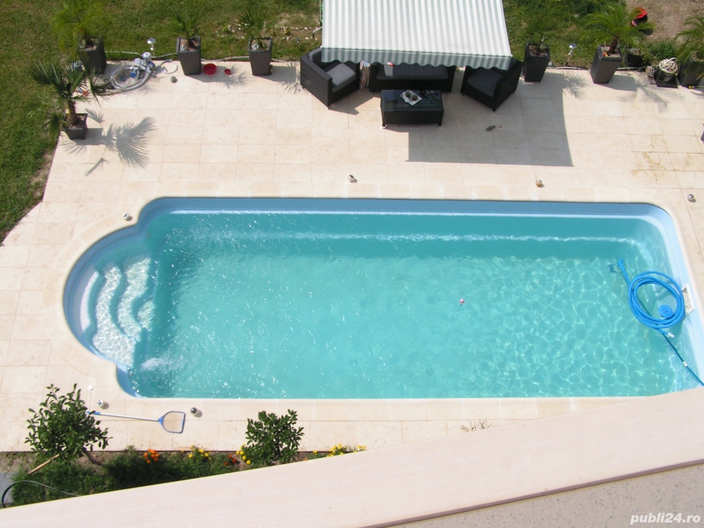 Piscina din fibra de sticla Aquacris 9,7 x 3,6 x 1,5 m