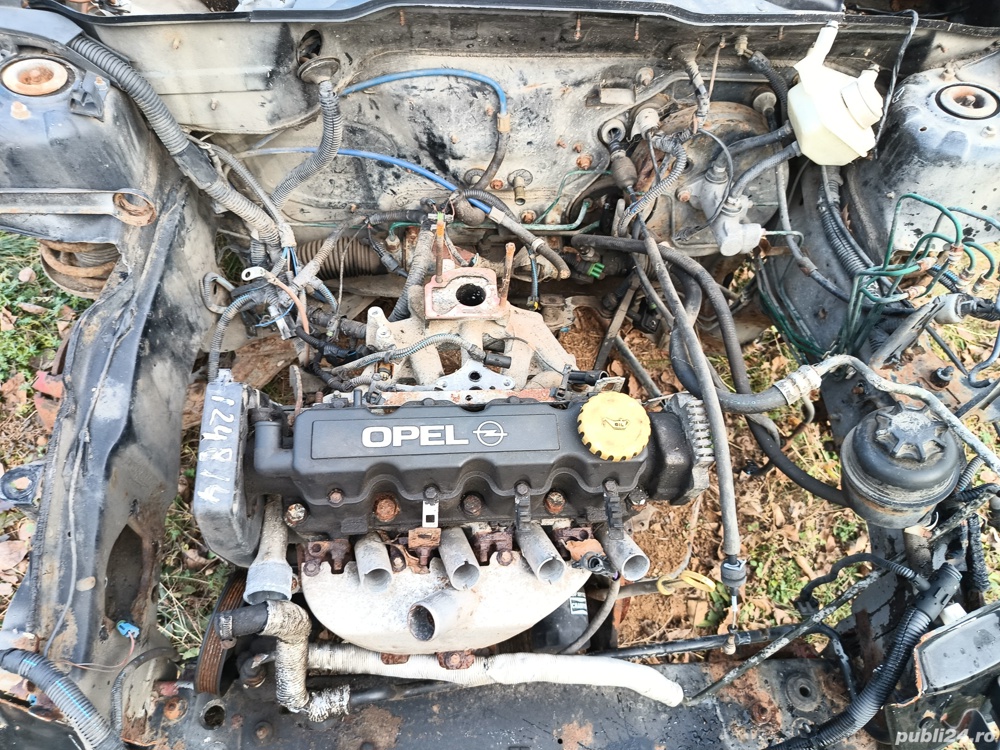 Dezmembrez Opel CORSA b