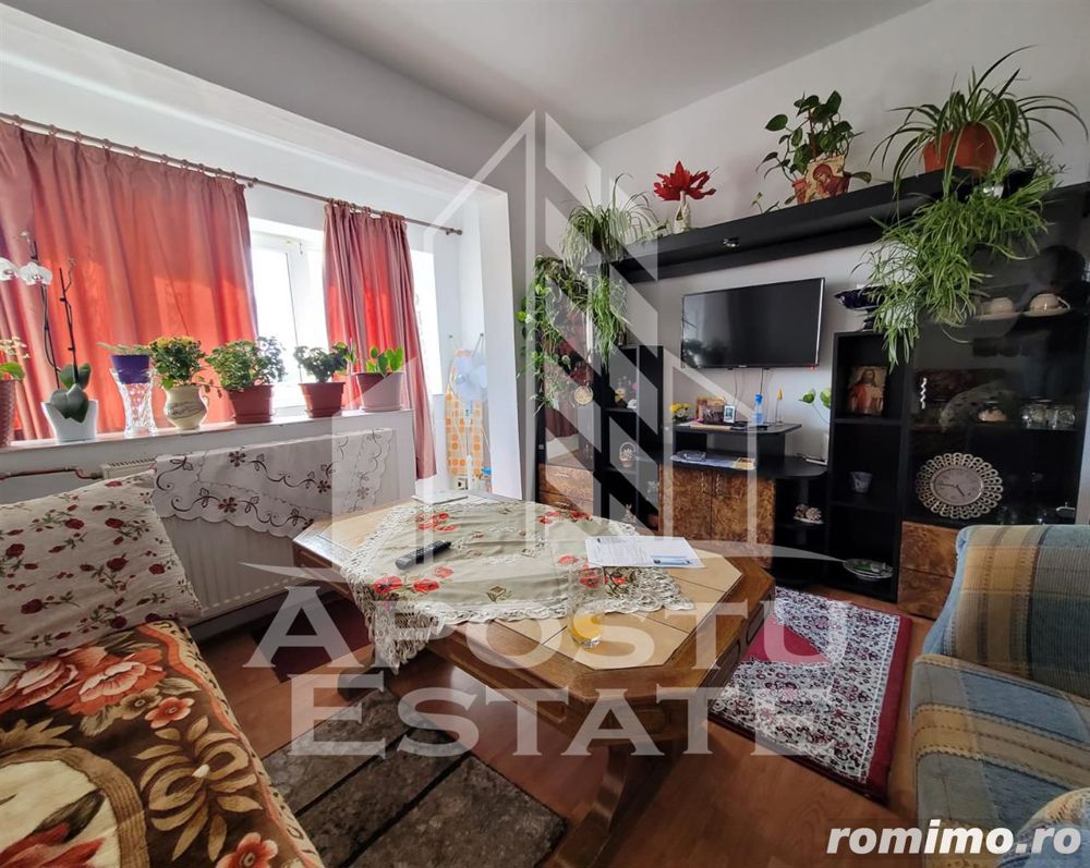 Apartament cu 3 camere, etaj intermediar, Gheorghe Lazar