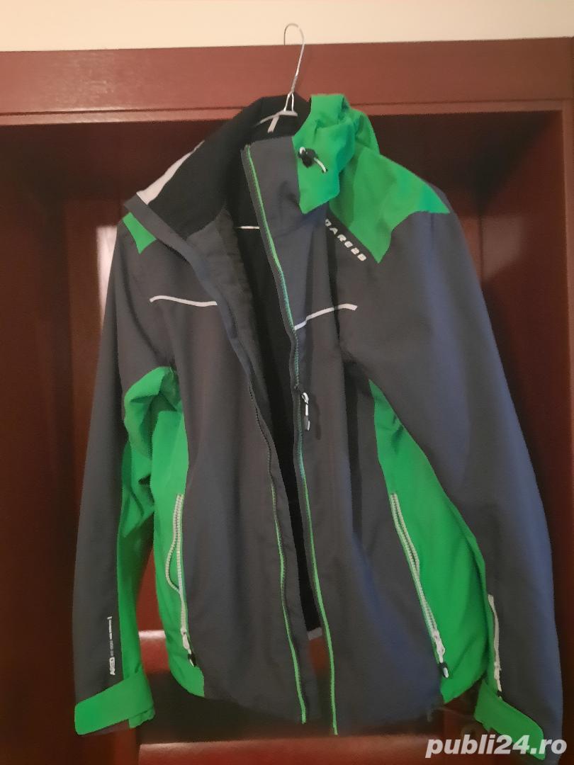 Vând geacă de ski