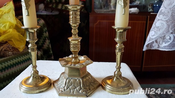 Set foarte vechi alcatuit din 3 sfesnice bronz masiv.