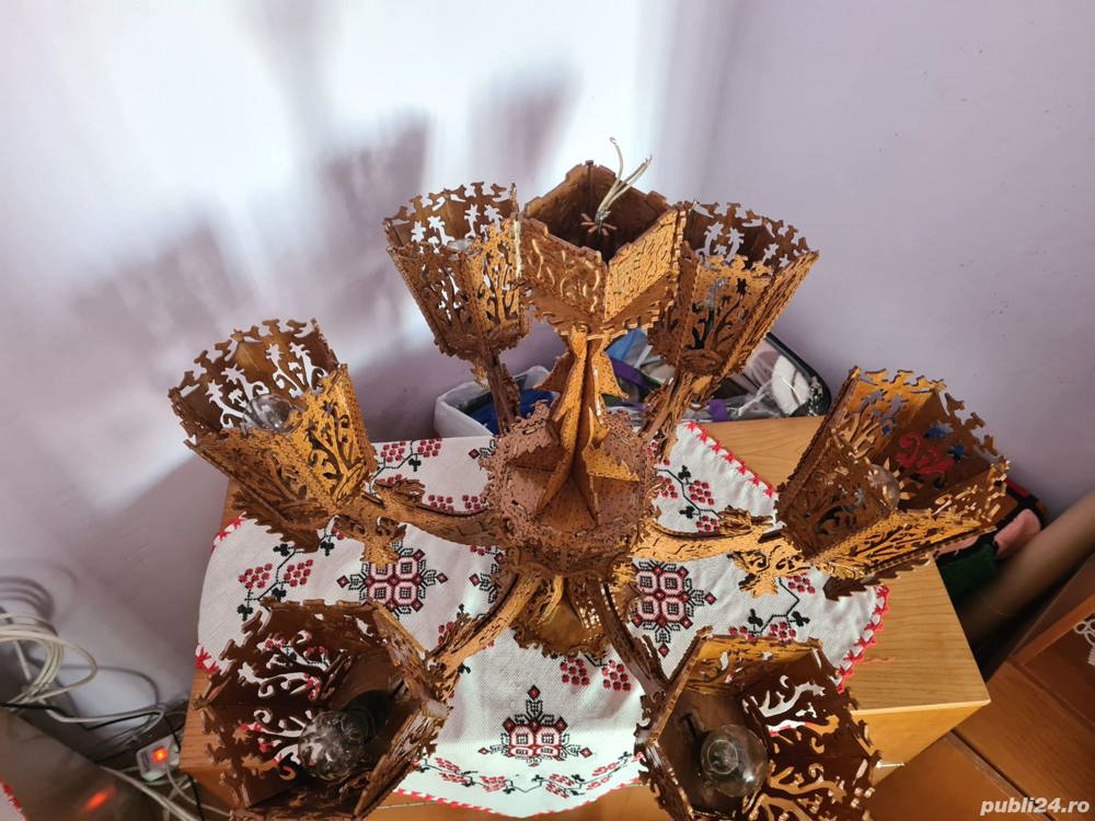 Candelabru lemn rustic lucrat manual