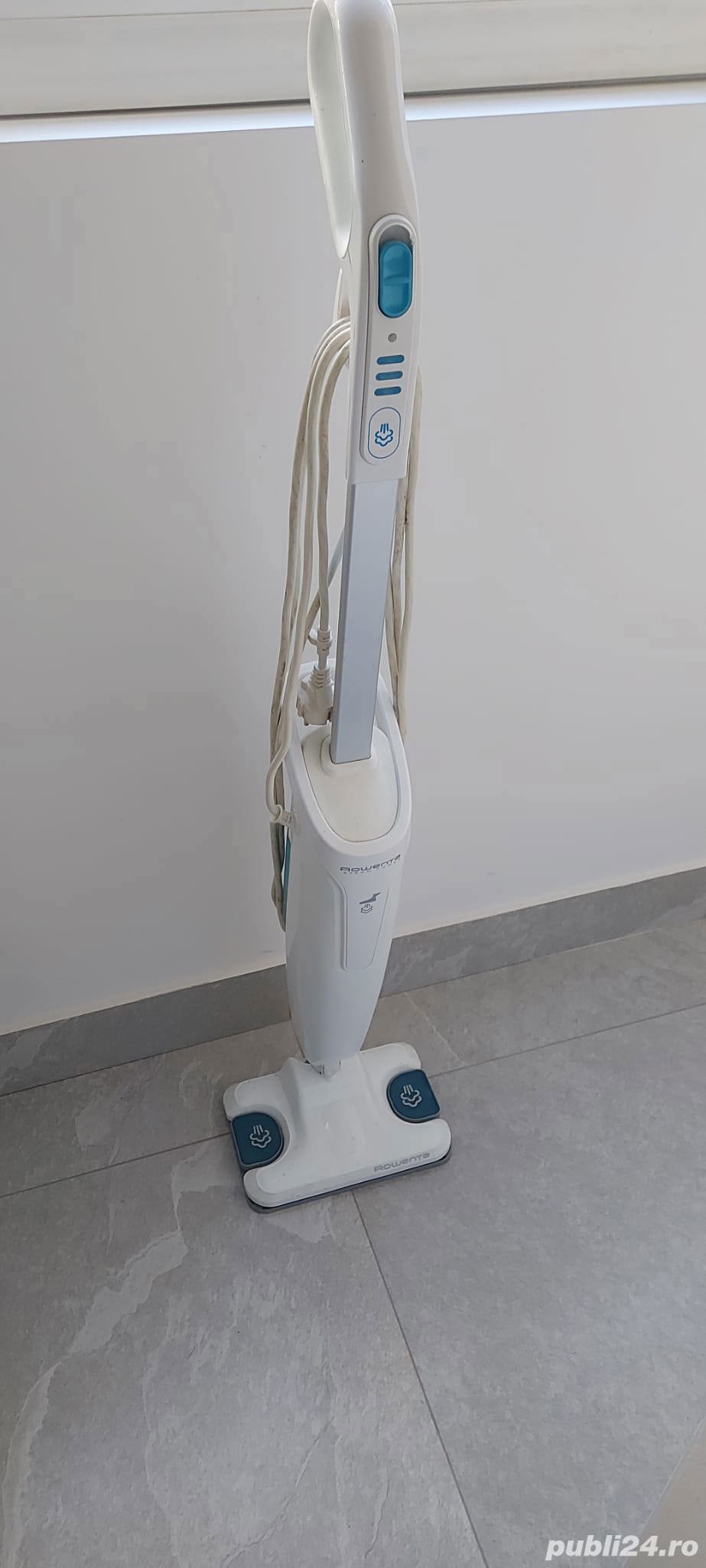 Aspirator vertical marca Rowenta Clean Steam