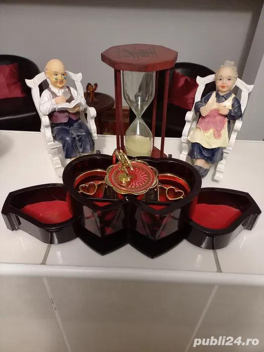 CUTIE MUZICALA pentru Bijuterii si CLEPSIDRA JAPAN,perfect functionale,Produse ORIGINALE,Colectie