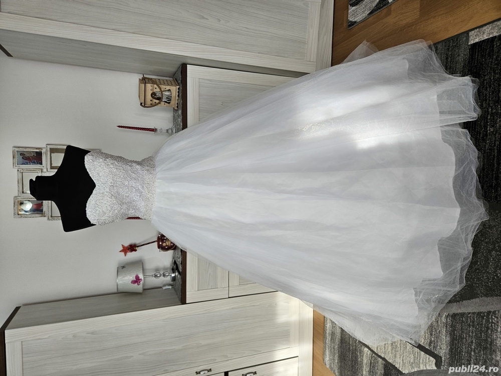 Rochie de mireasa cu trenă