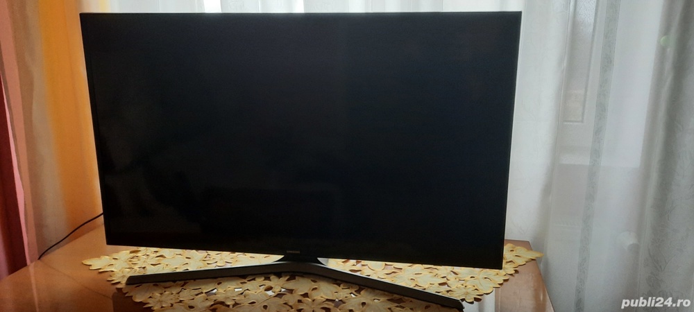 Vand Tv Led Smart Samsung 40 MU6102 cu DISPLAYUL adica ECRANUL SPART pentru componente