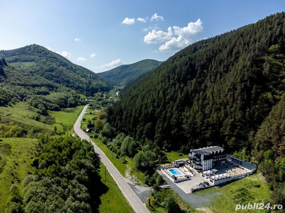 Cazare Paste Sibiu Revelion SPA Piscina Ciubar Vouchere - Carpentiere Arena