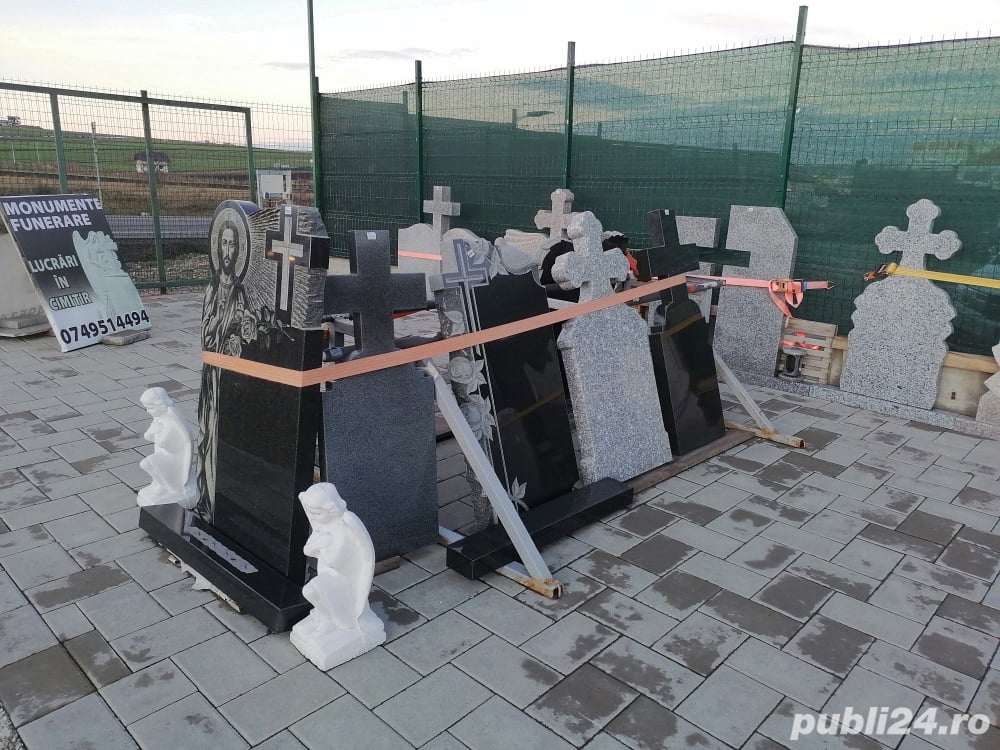 Monumente cruci și Lucrări Funerare