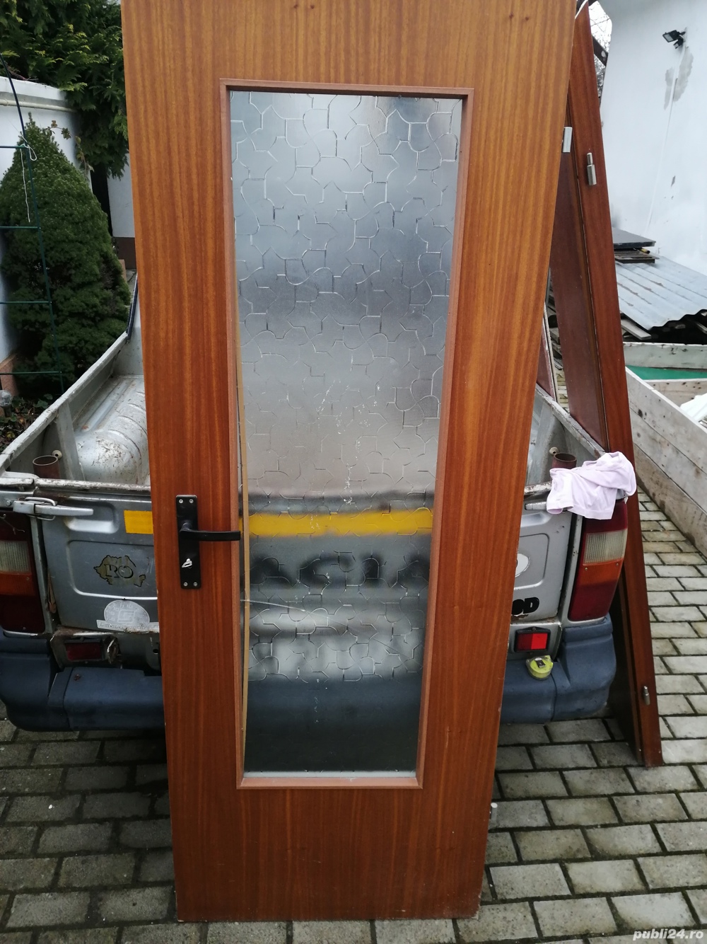 Usa de interior din lemn masiv cu geam 199x74cm