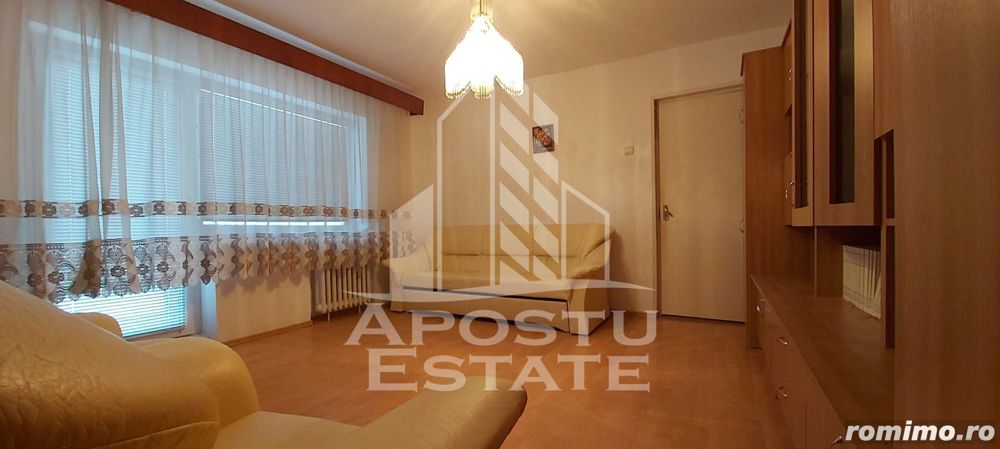 Apartament 2 camere, semidecomandat, zona romanilor