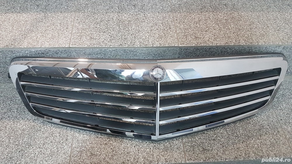 Grila radiator Mercedes Benz Clasa C W204 ( 2007-2014 )