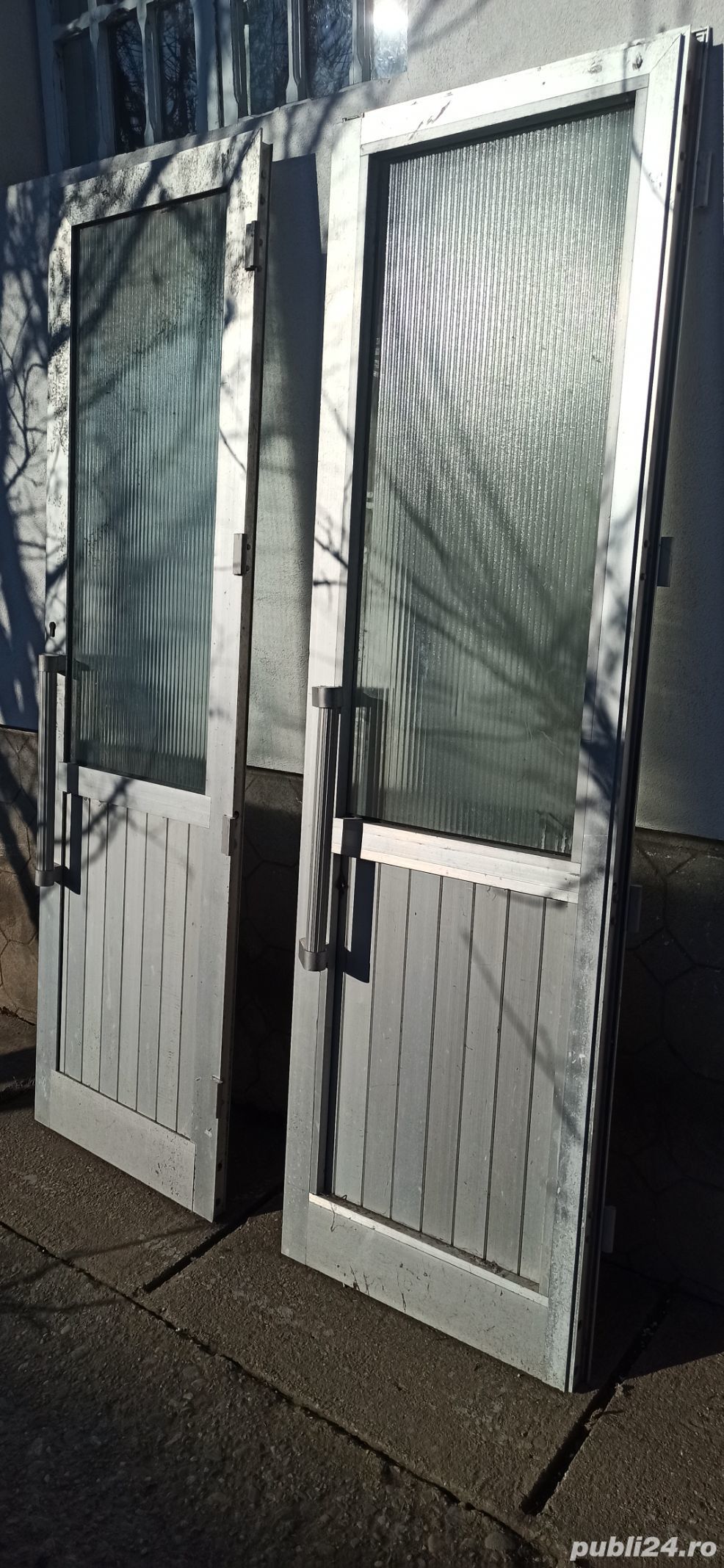 Uși intrare din aluminiu și Porți metalice pentru Gard