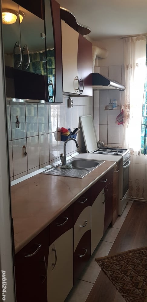 Proprietar, vand apartament cu 3 sau 2 camere in Roman