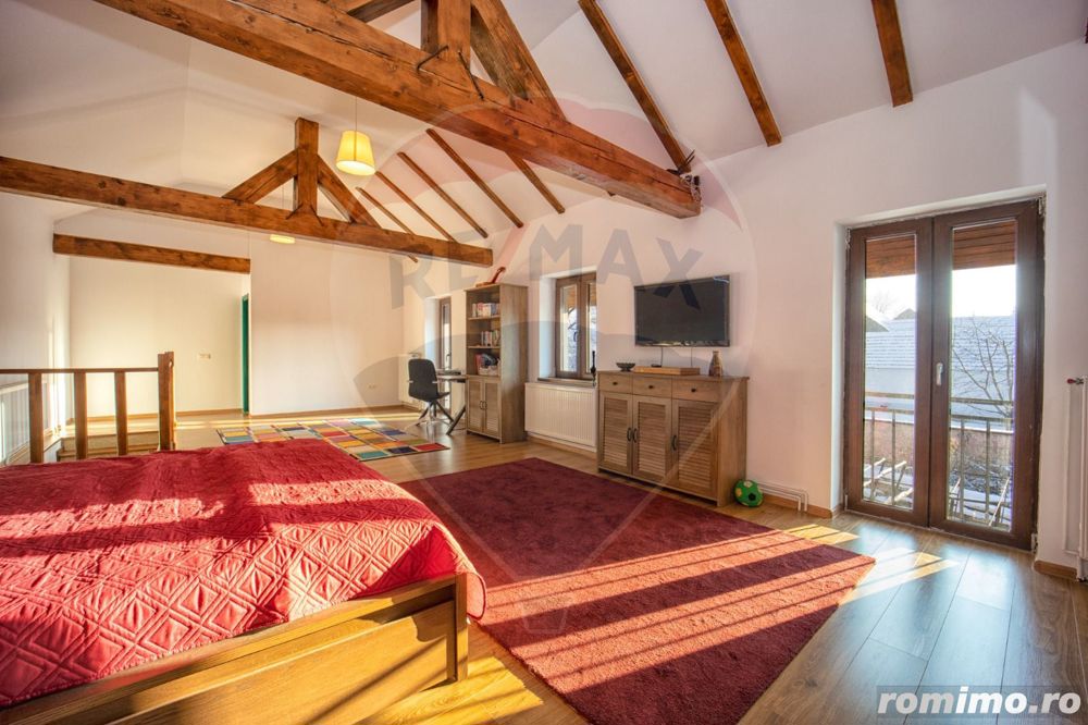 Casă cu două corpuri, teren 835 mp, str. I.L. Caragiale, Râșnov