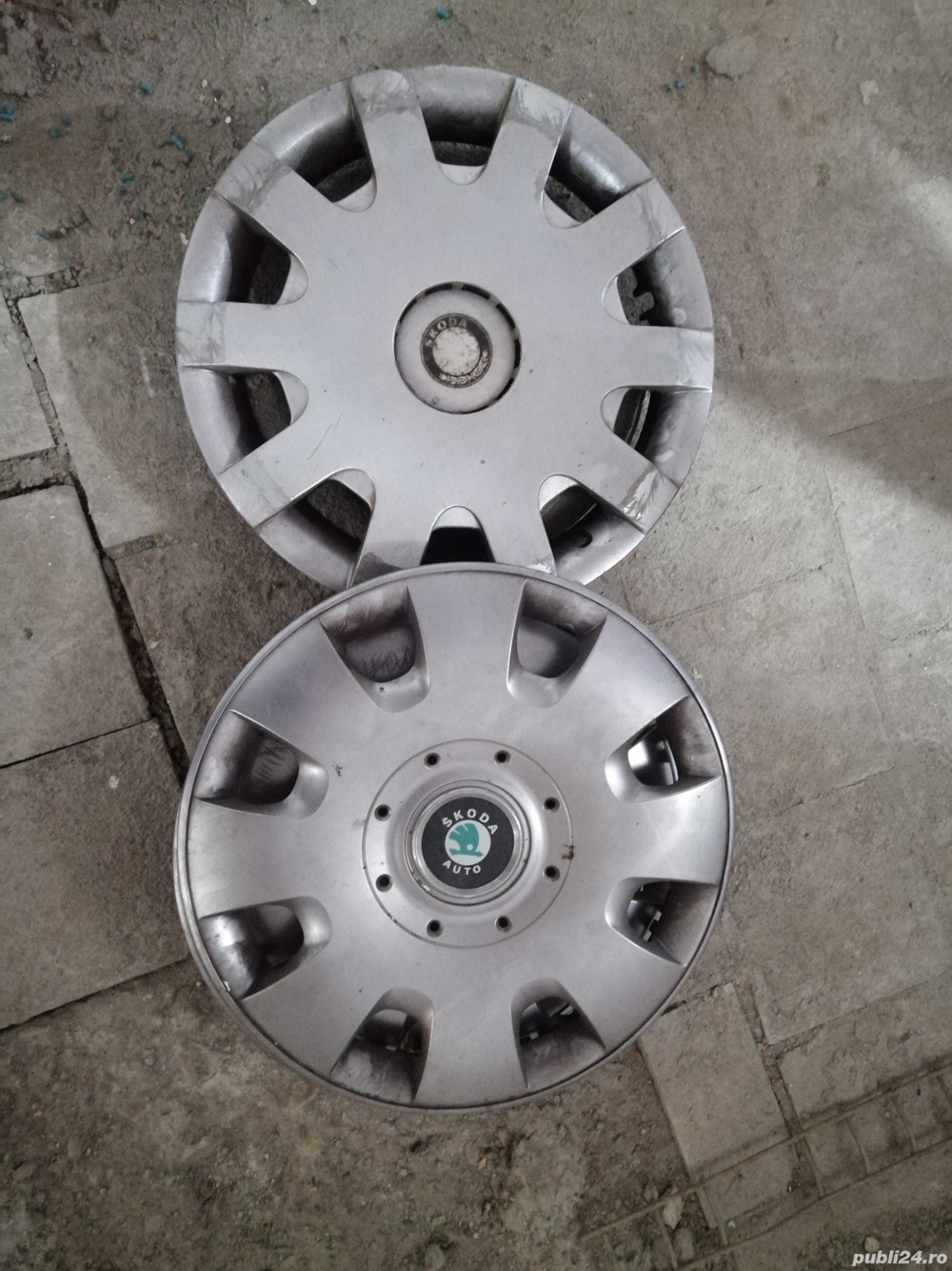 Vând jante otel pe 15"+capace 