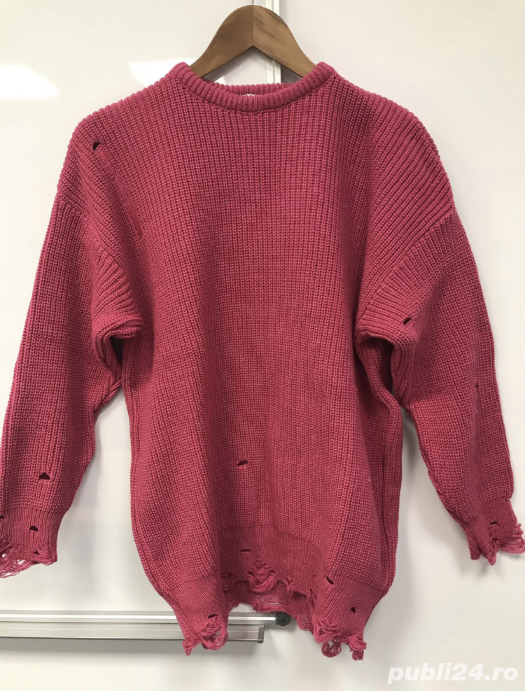 Pulover roz model deosebit