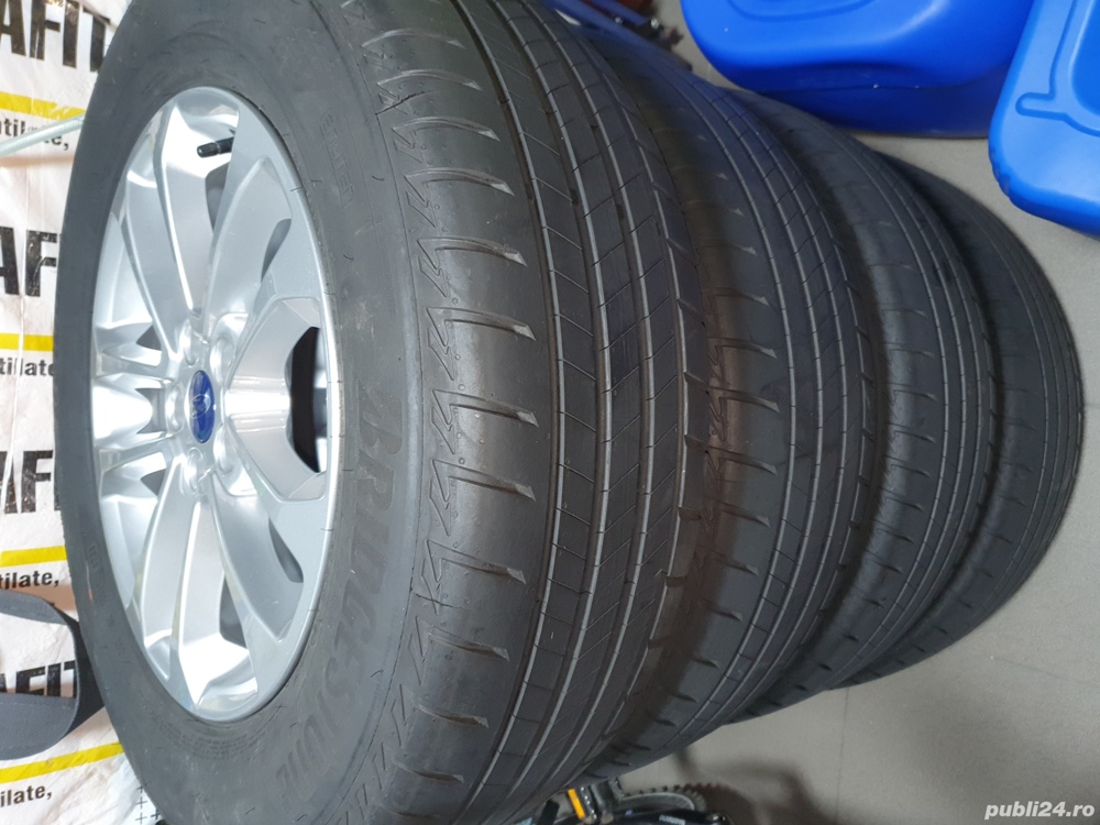 Vind 4 roti complete NOI Ford kuga 2019-2023 dimensiune 225/65/17 cauciucuri vara 