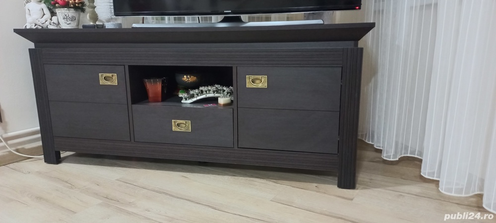 Vând comodă TV Saigon de la Naturlich!!