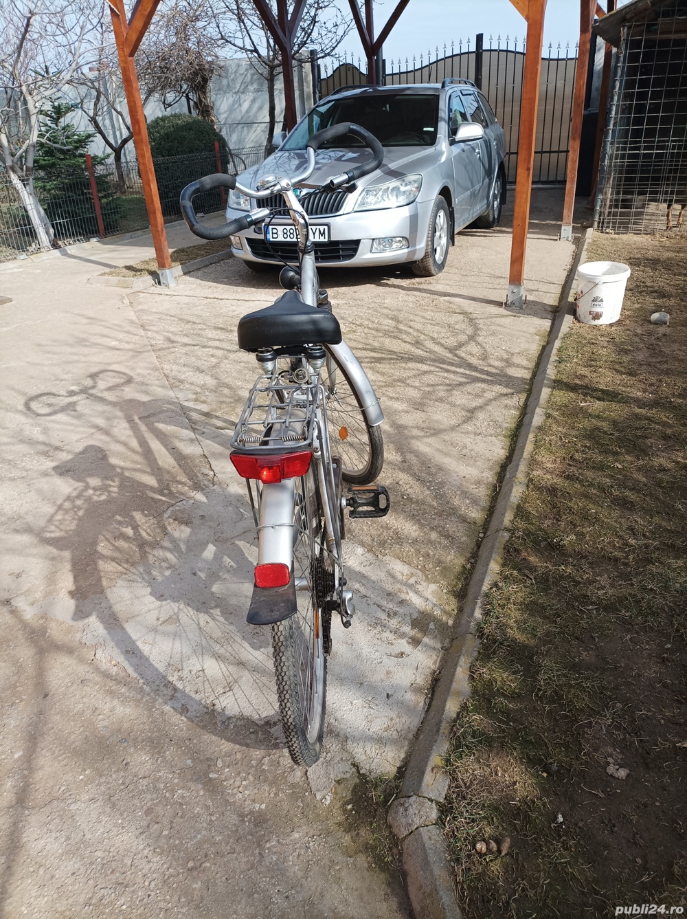 Vând bicicletă adulți în stare foarte bună 
