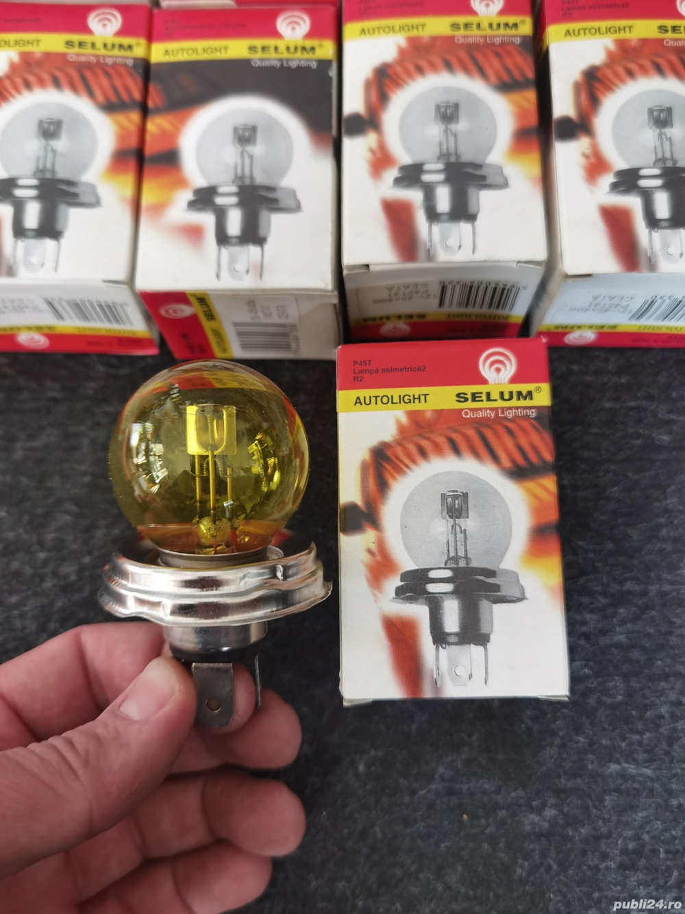 Becuri auto vechi pentru ceață, galbene. (Masini epoca, Dacia 1300)