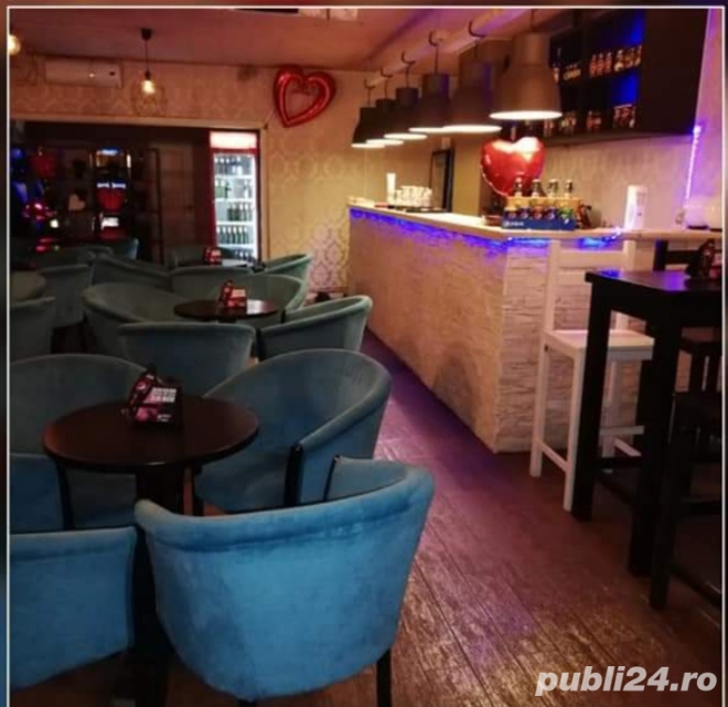 Vând fotolii și mese cafenea