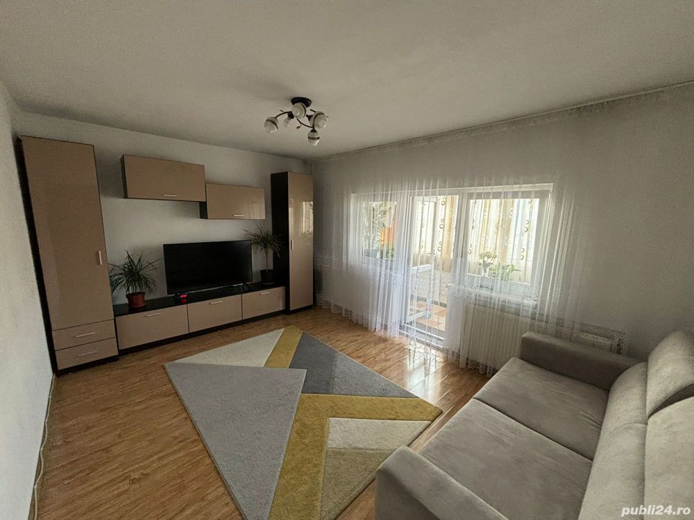 Apartament 2 camere de vânzare parc Pecineaga 