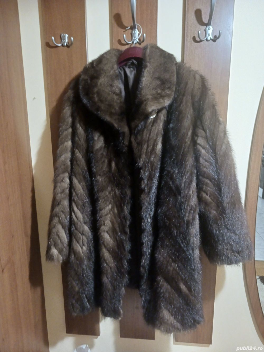 Vând haina blana de nurca