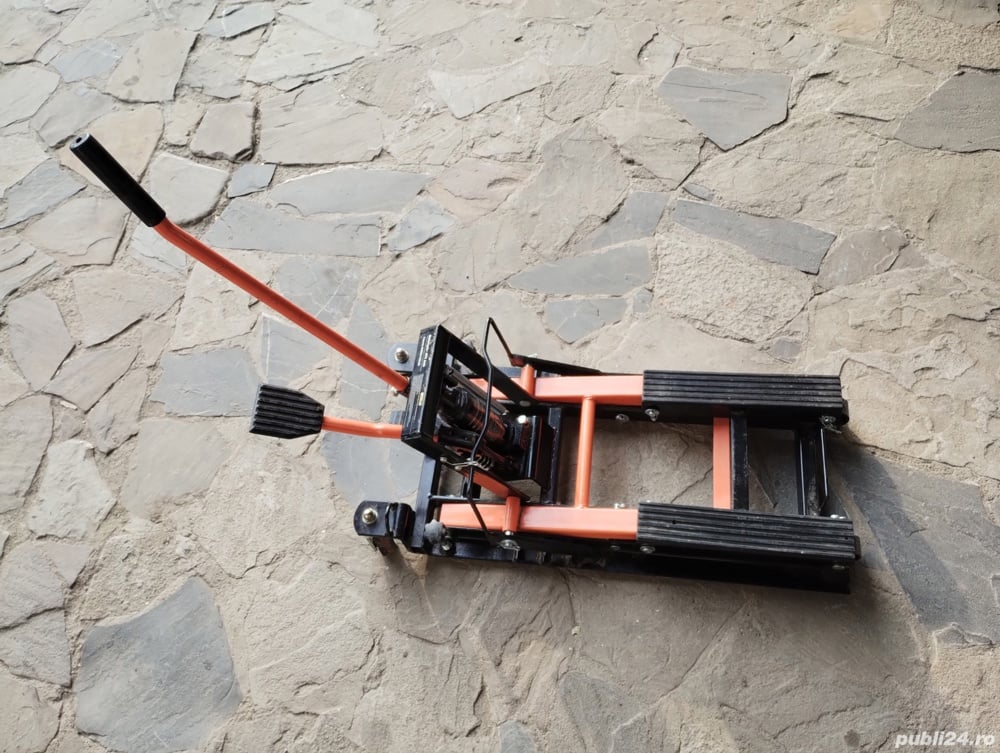 Elevator hidraulic motociclete