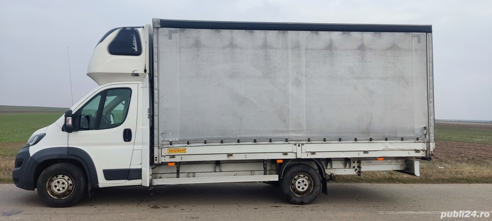 Vând sau schimb prelata cu turism an minim 2015