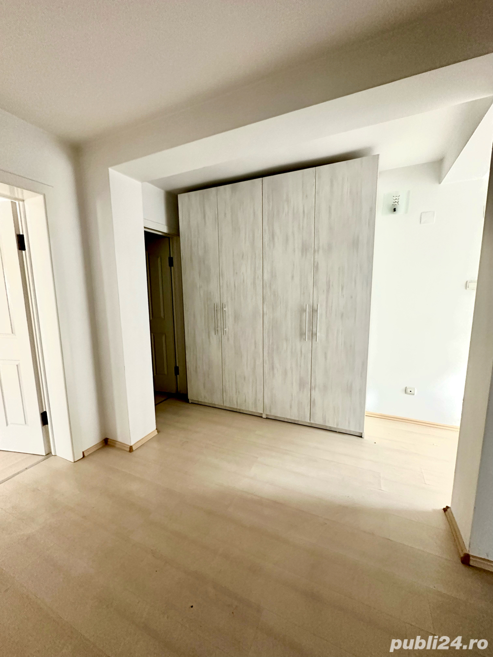 Apartament de vânzare 4 camere Ampoi 1