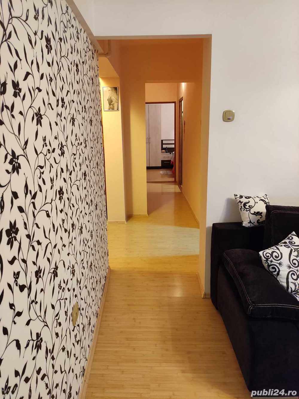 Vand apartament 3 camere