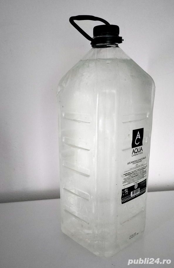 vand tuica de mere, prune