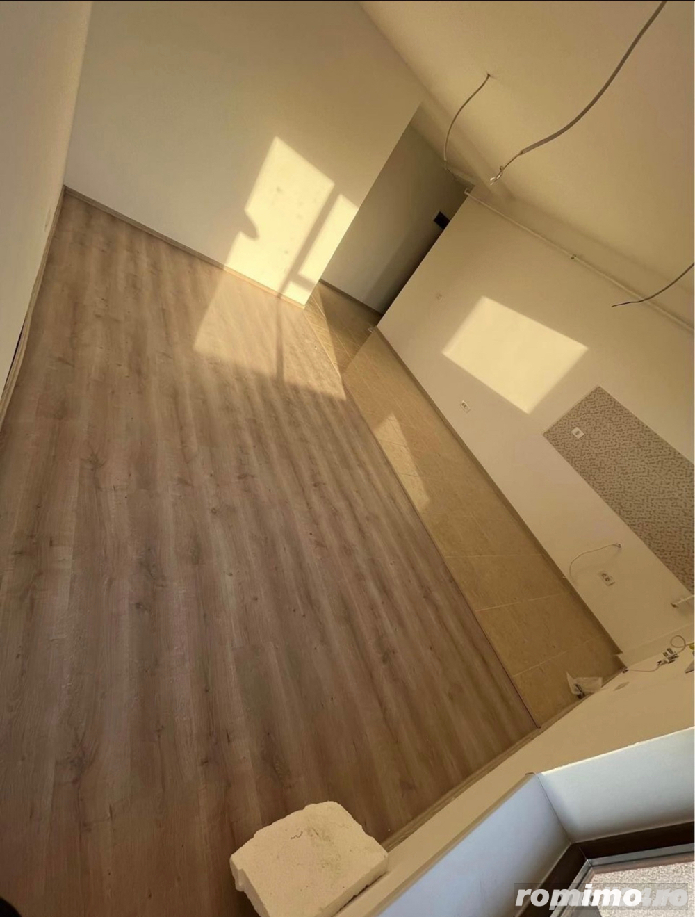 2 camere bloc cu lift la 1 minut de benzinaria Eso Braytim