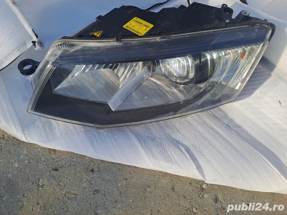 Faruri bixenon originale de europa skoda octavia 3