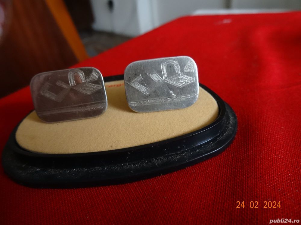 Butoni de argint cu monogram CR gravata manual