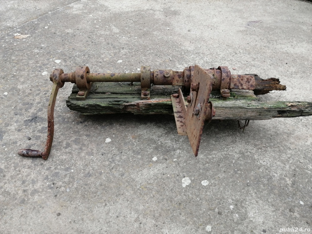 Masina de confectionat, impletit plasa de gard