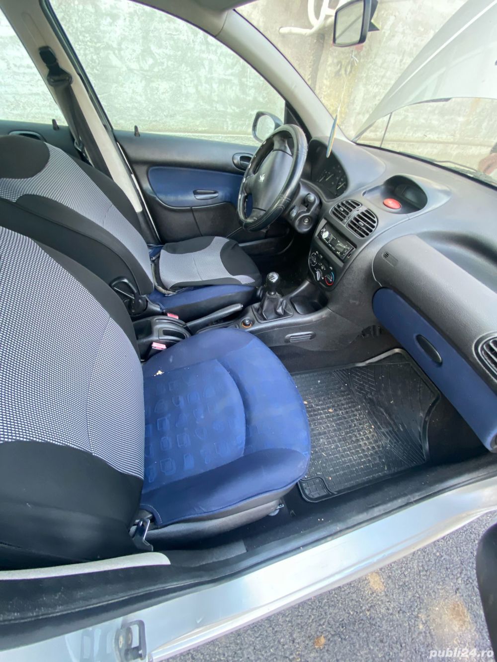 dezmembrez peugeot 206