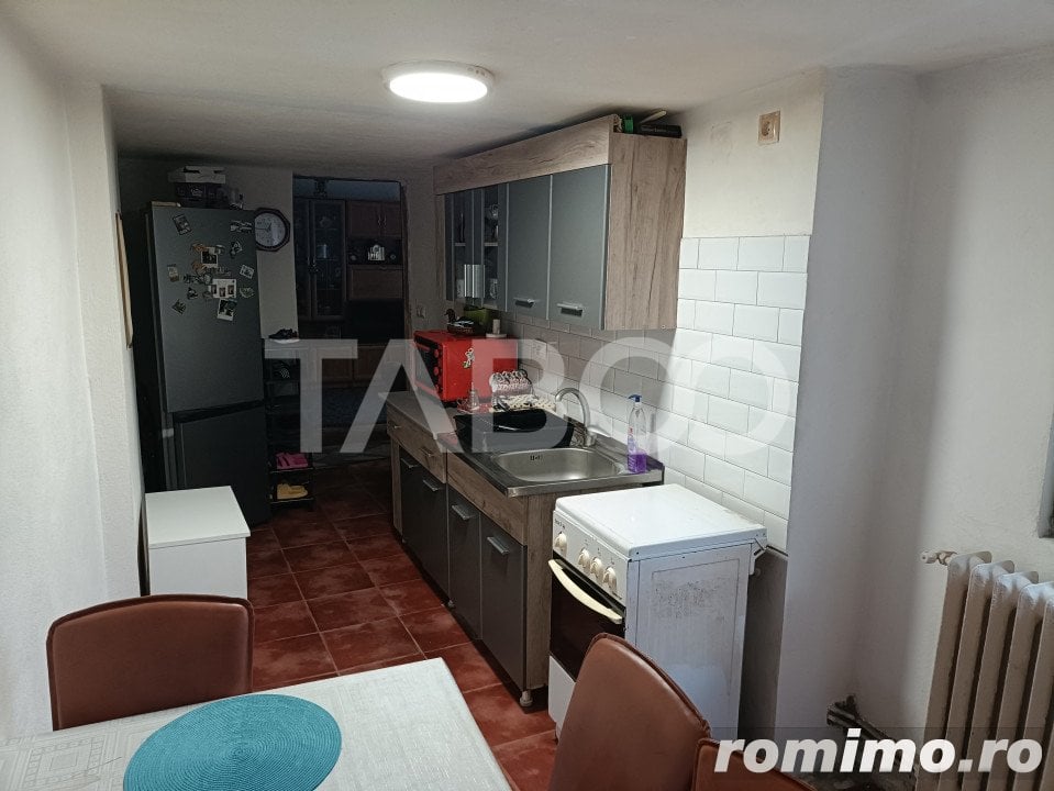 Casa 3 camere 100 mp utili mobilata utilata curte Centru Alba Iulia