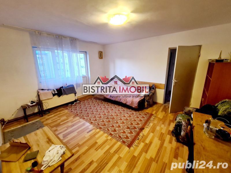 Apartament cu 2 camere, zona centrală, etaj 3, spațios si luminos