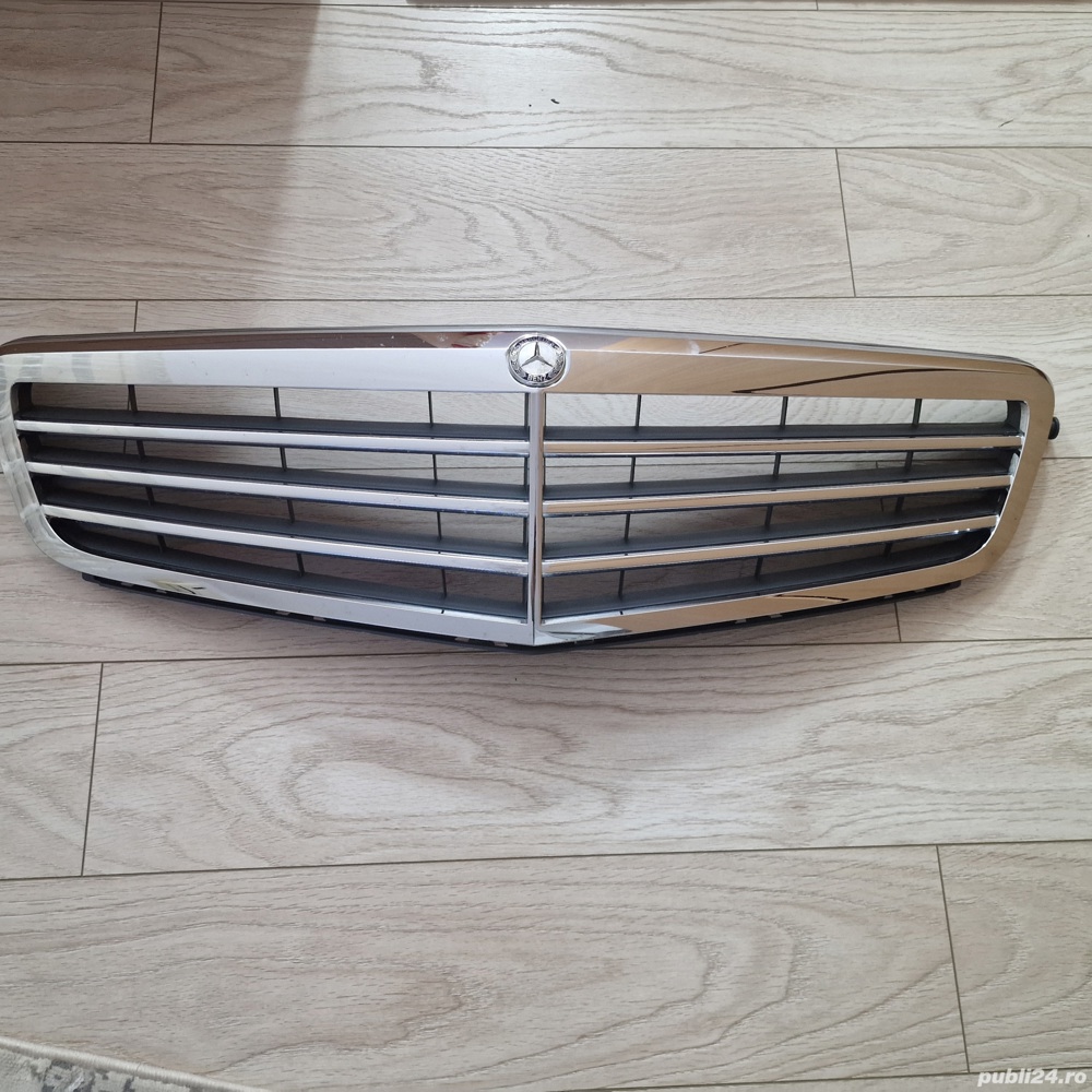 Grila motor Mercedes w204 