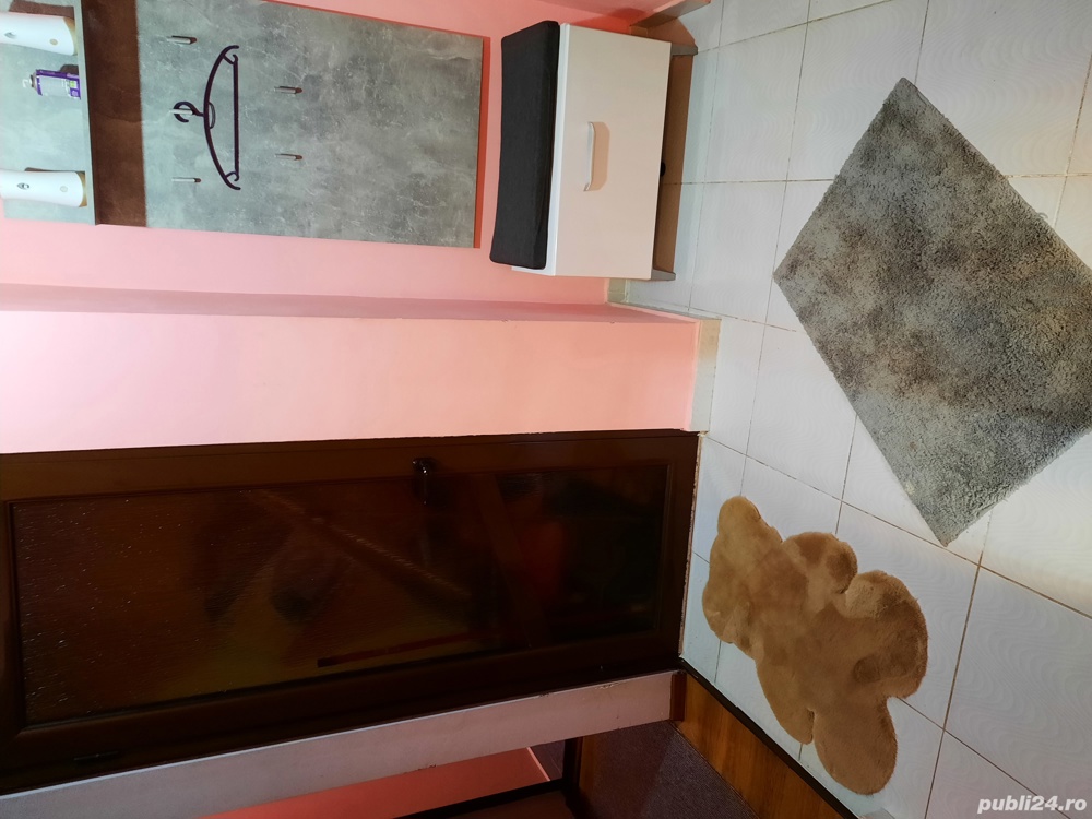 închiriez apartament cu doua camere 