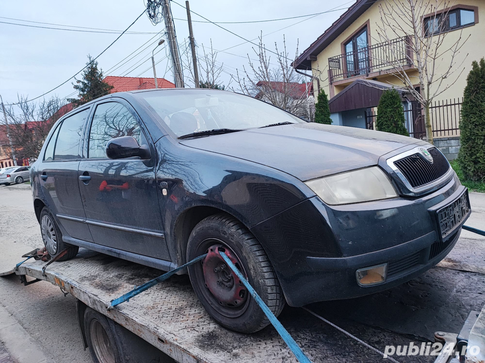 dezmembrez skoda fabia 1.4 benzina usa copota far stop bara fata spate alternator electromotor 