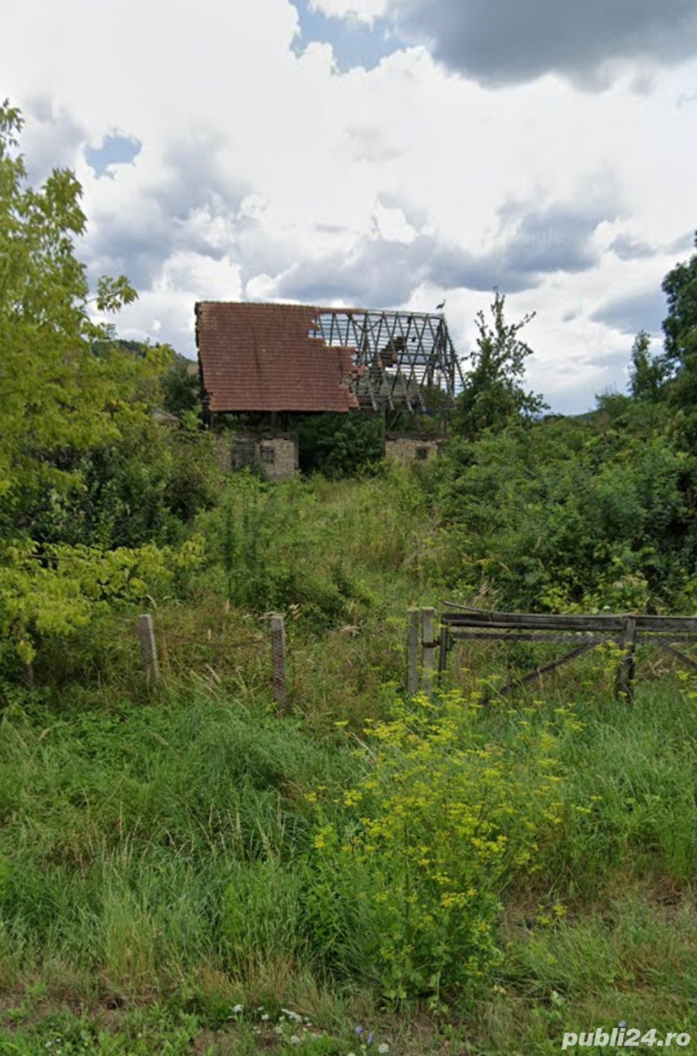 Loc de casă   Teren intravilan 