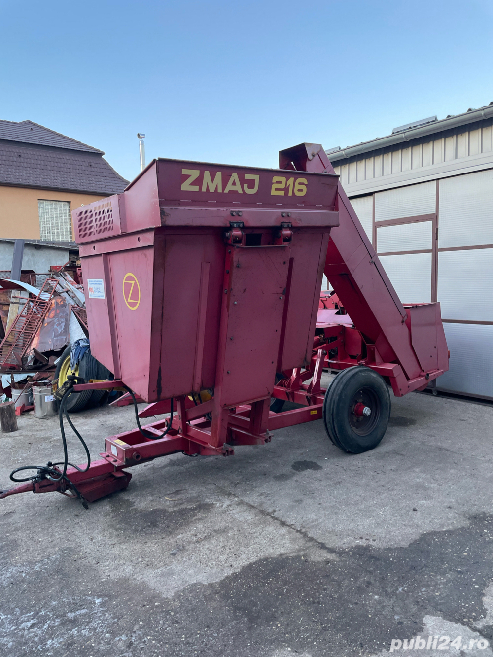 Zmaj 216 culegătoare de porumb