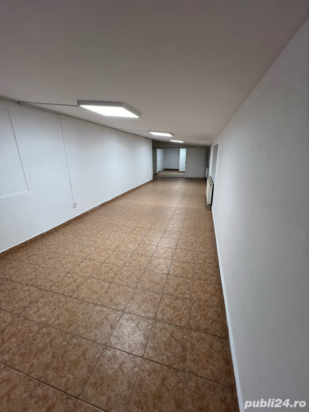 Inchiriez spatiu comercial zona rovine 